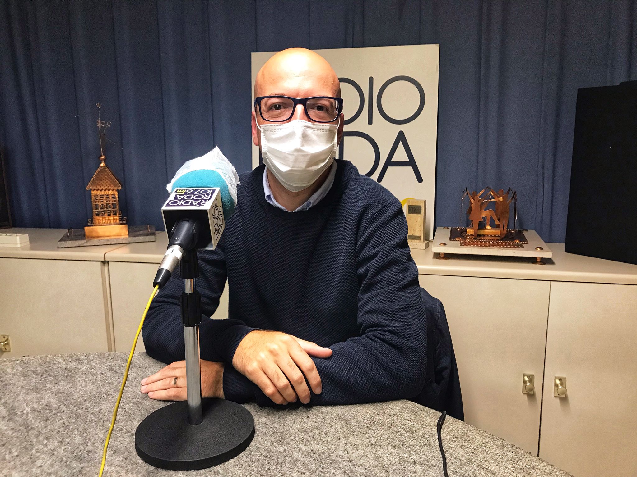 L'alcalde, Roger Corominas, a l'estudi 1 de Ràdio Roda, el dilluns 4 d'octubre de 2021