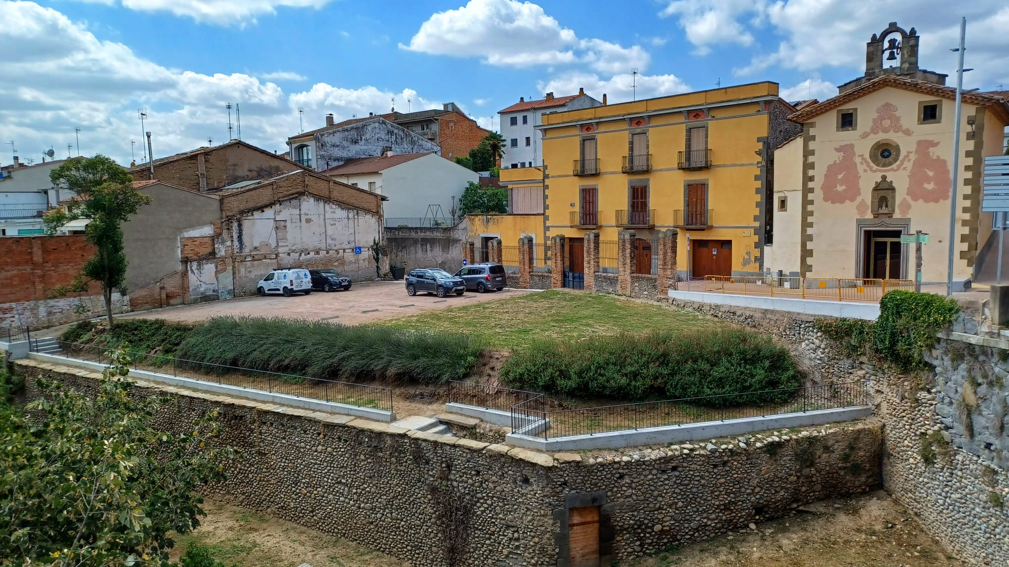 Nova obertura de l'aparcament de davant la Capella Verge del Sòl del Pont