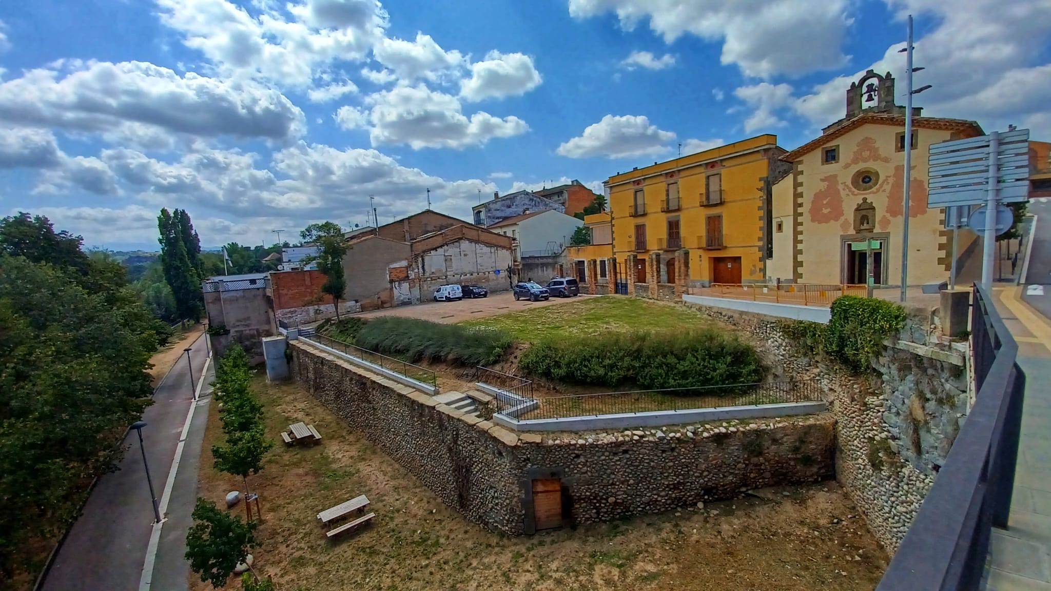 Nova obertura de l'aparcament de davant la Capella Verge del Sòl del Pont