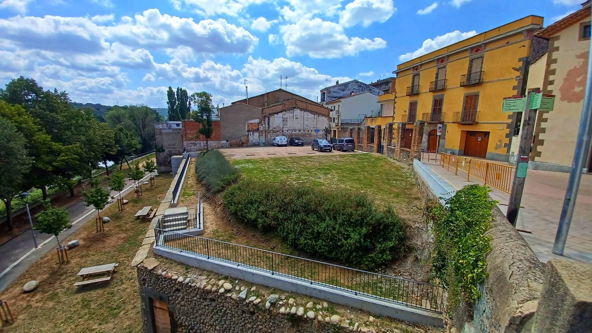 Nova obertura de l'aparcament de davant la Capella Verge del Sòl del Pont