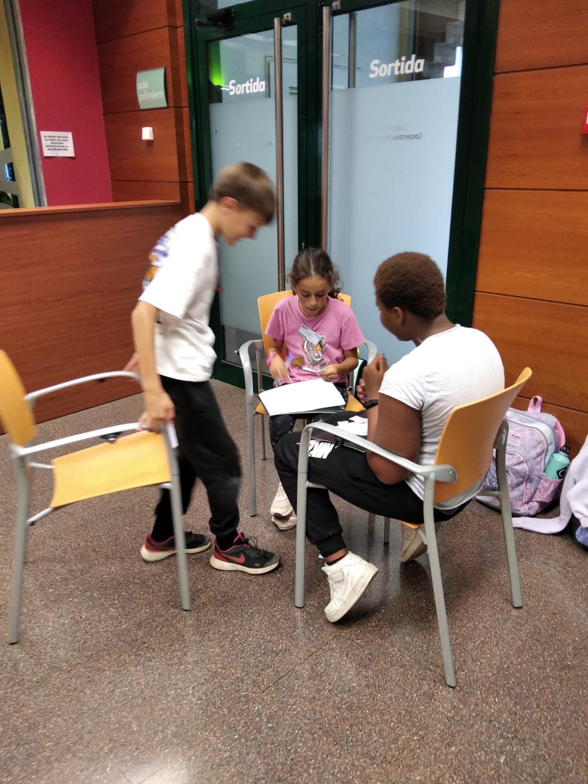 Diversos nens i nenes de 10 a 12 anys formen part del Consell d'Infants de Roda de Ter