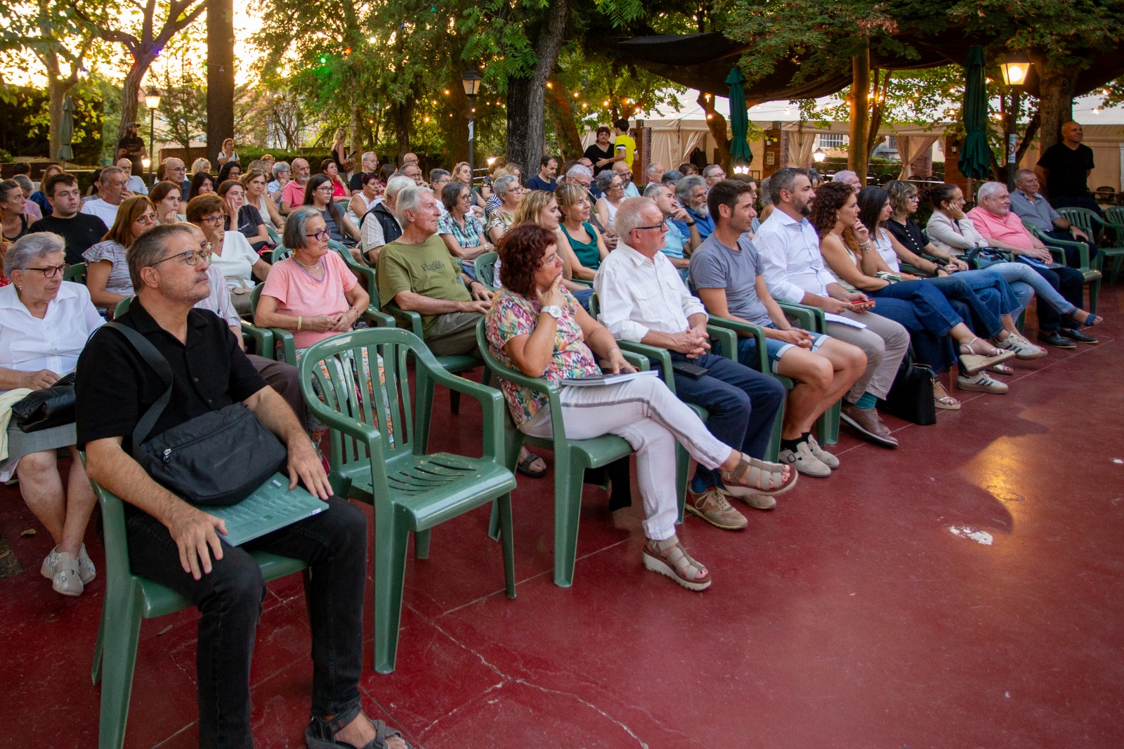 La revista RDT presenta l'edici&oacute; n&uacute;mero 791, dedicada als oficis.
