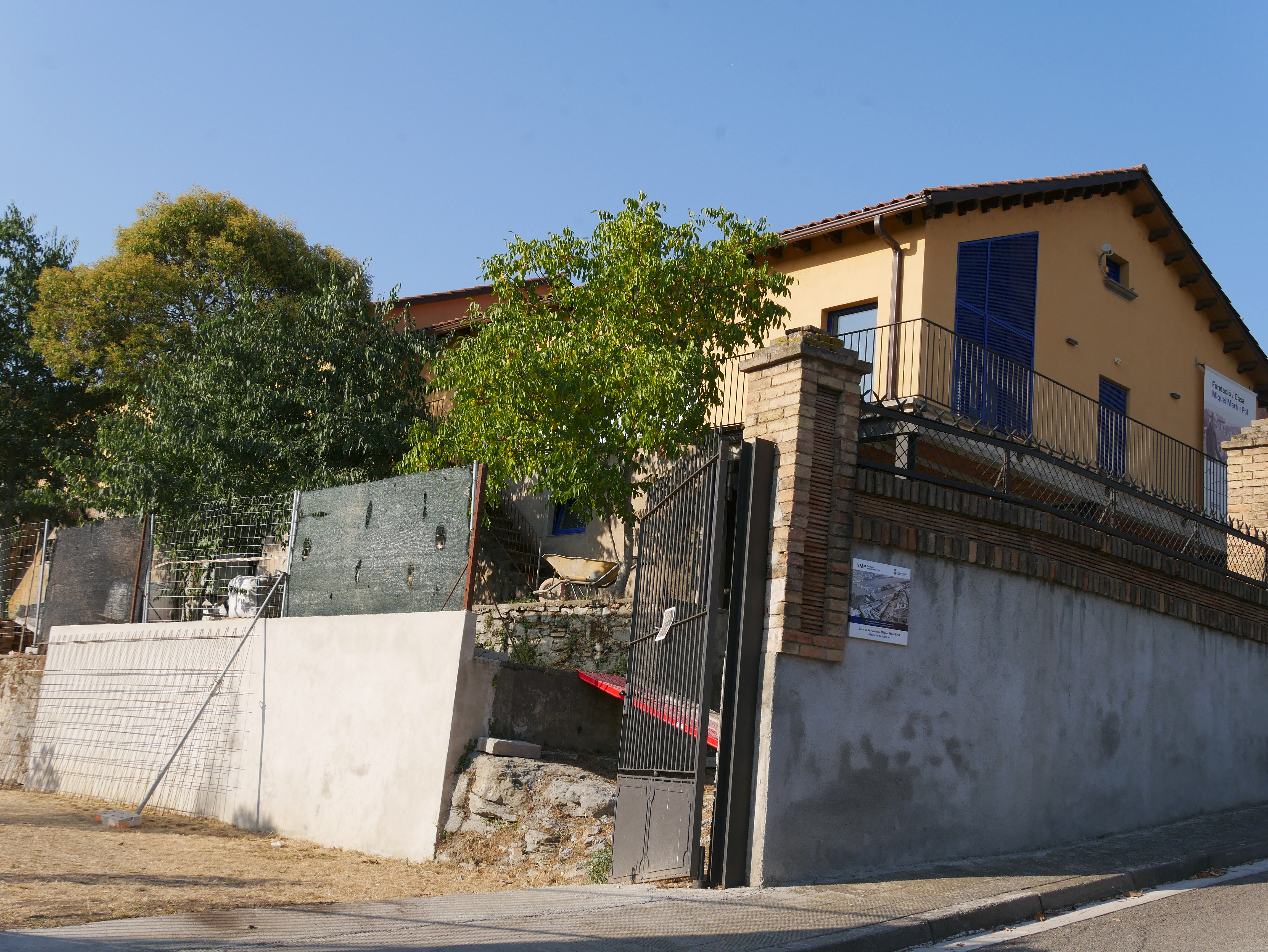 Inici de les obres de la 1a fase del projecte arquitectònic de la futura Casa Museu Miquel Martí i Pol