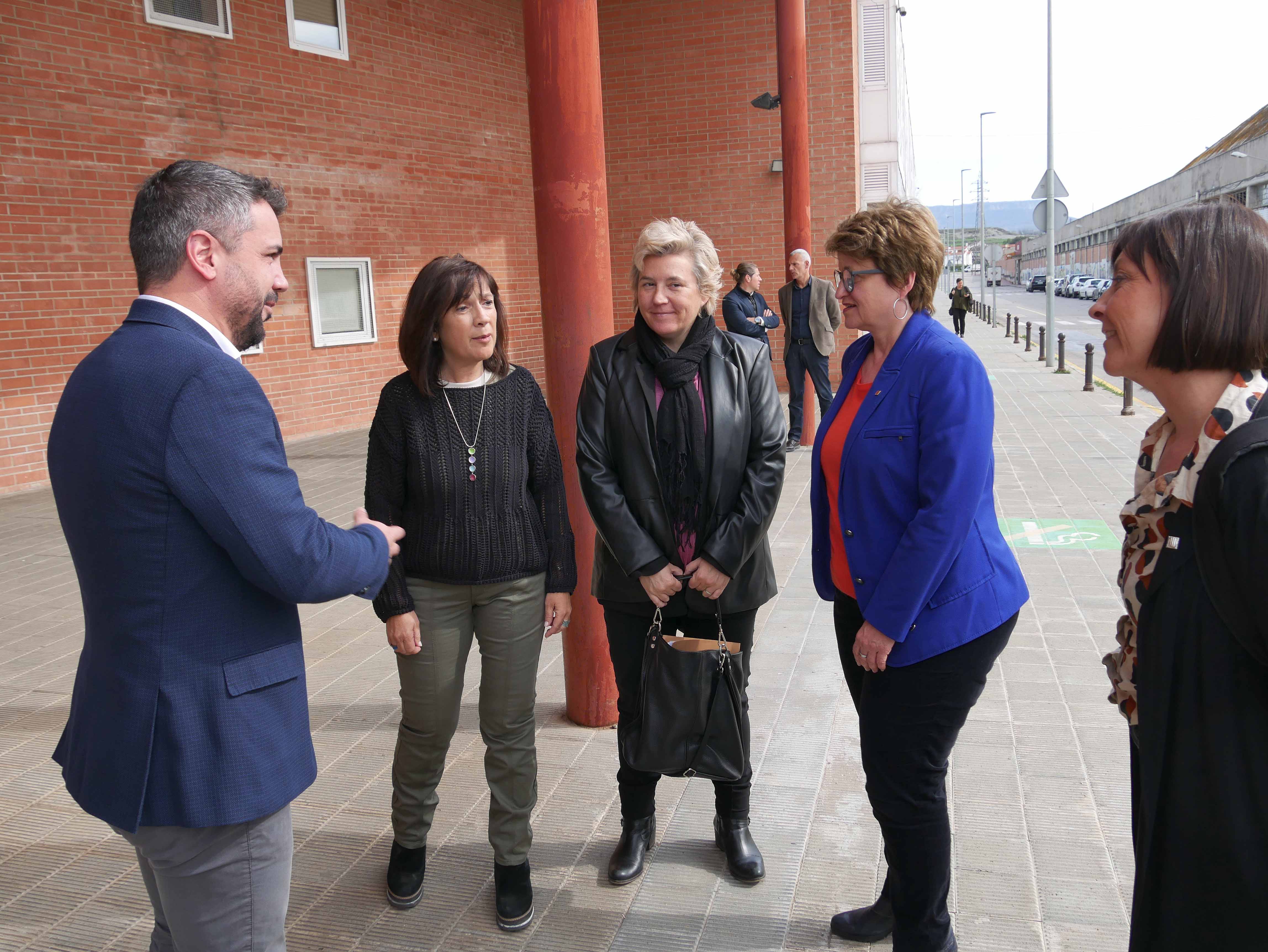 Visita de la consellera d'Educació, Anna Simó, a l'Institut Miquel Martí i Pol de Roda de Ter