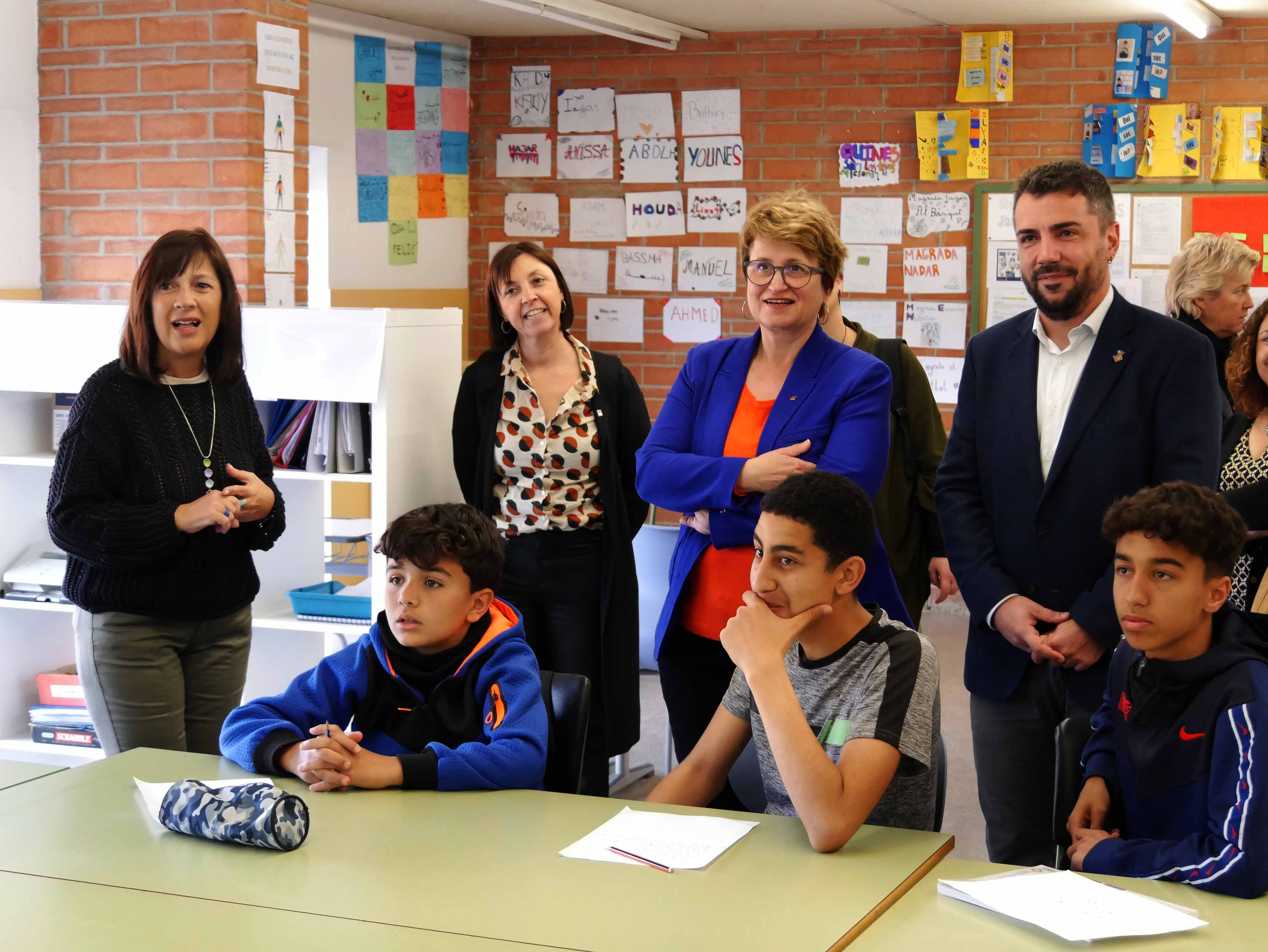 Visita de la consellera d'Educació, Anna Simó, a l'Institut Miquel Martí i Pol de Roda de Ter
