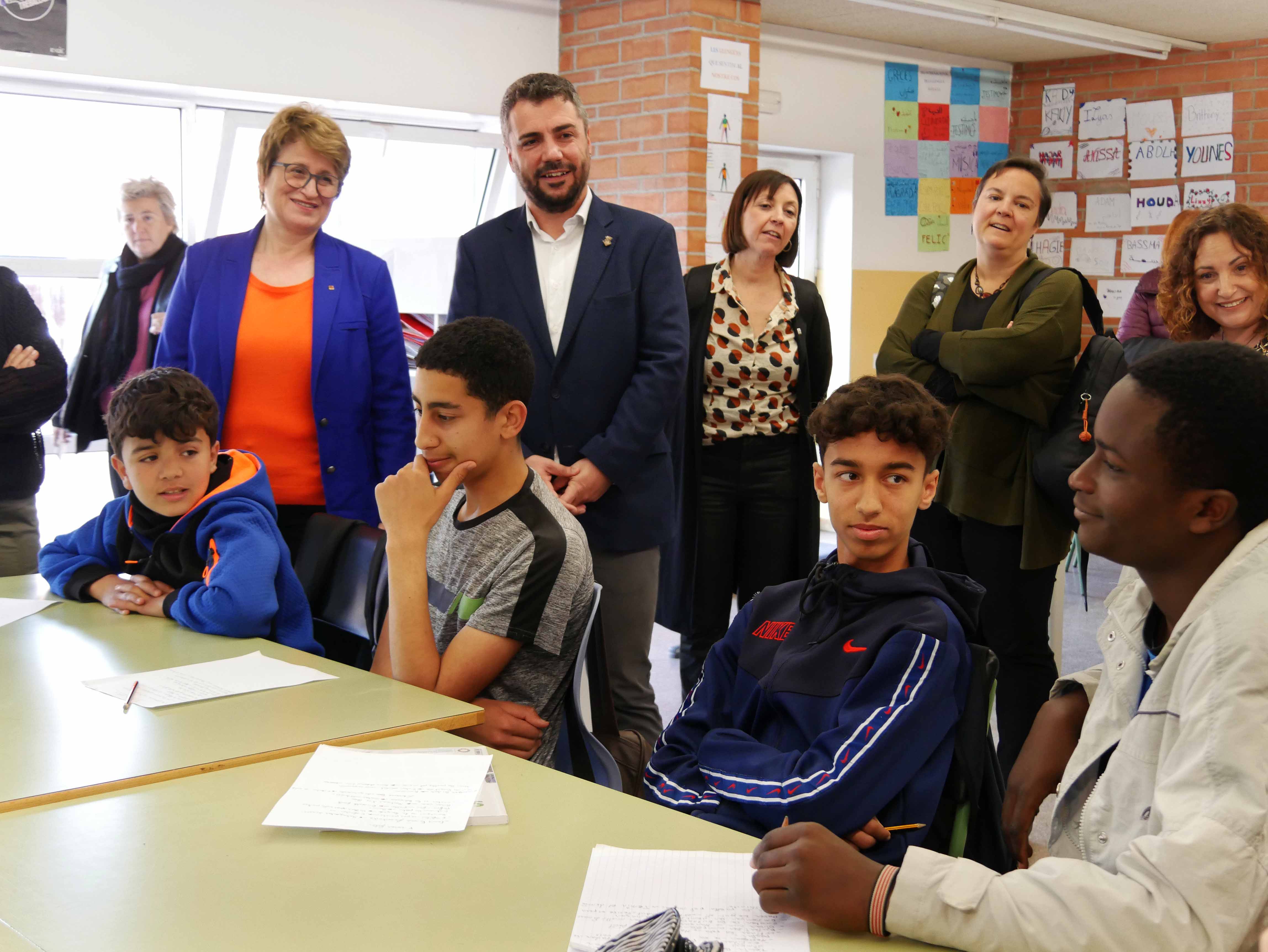 Visita de la consellera d'Educació, Anna Simó, a l'Institut Miquel Martí i Pol de Roda de Ter