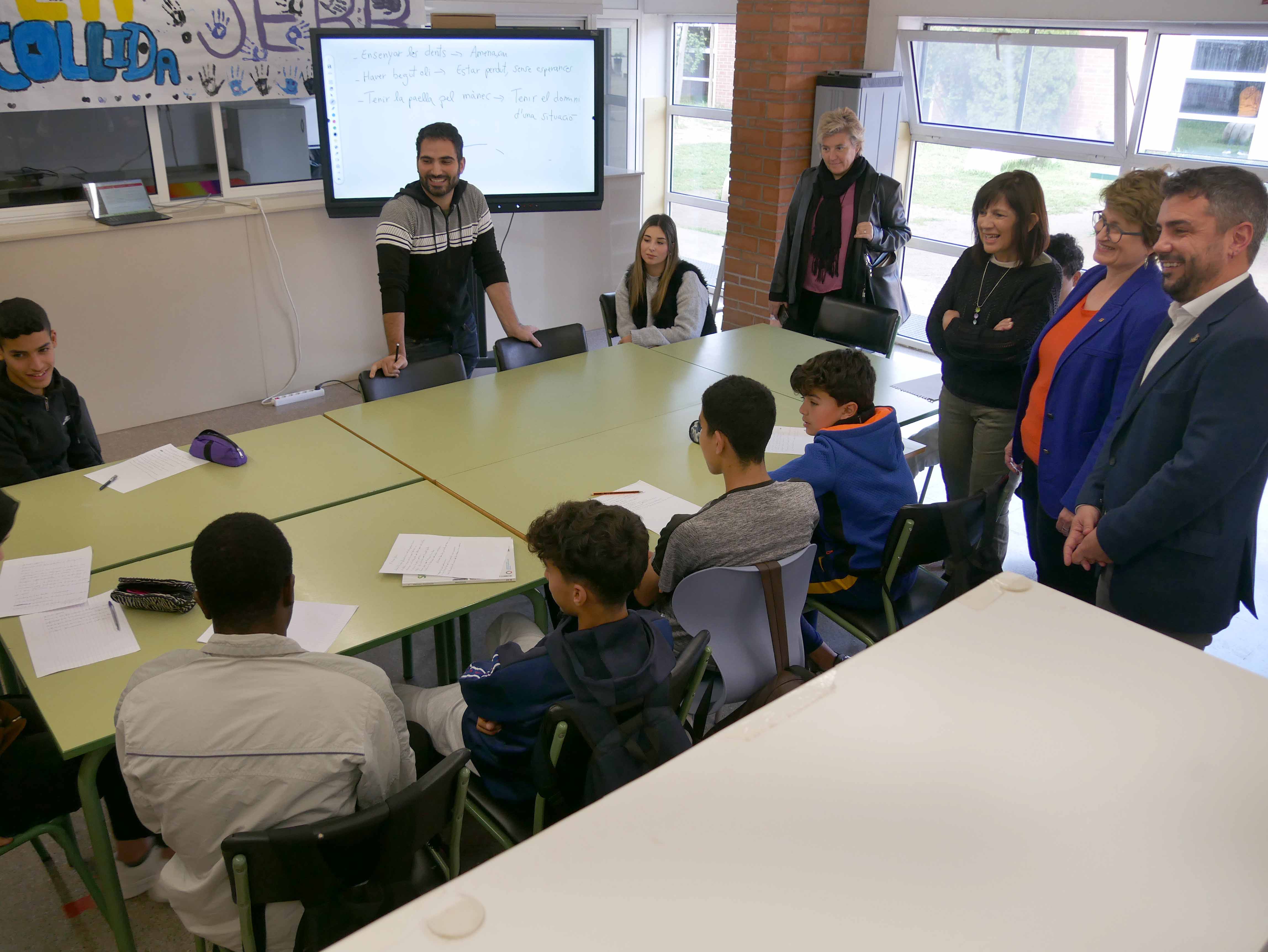 Visita de la consellera d'Educació, Anna Simó, a l'Institut Miquel Martí i Pol de Roda de Ter