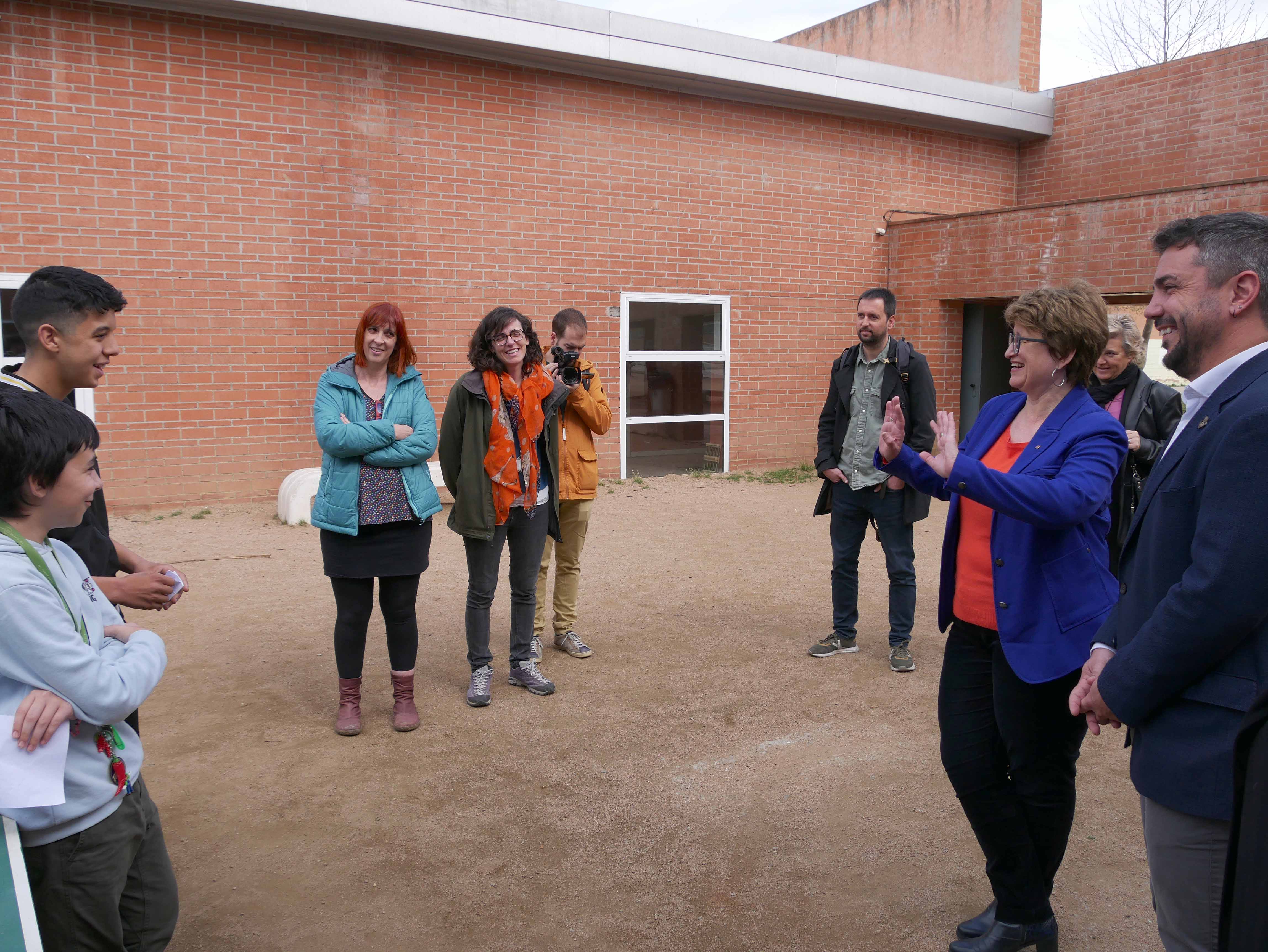 Visita de la consellera d'Educació, Anna Simó, a l'Institut Miquel Martí i Pol de Roda de Ter