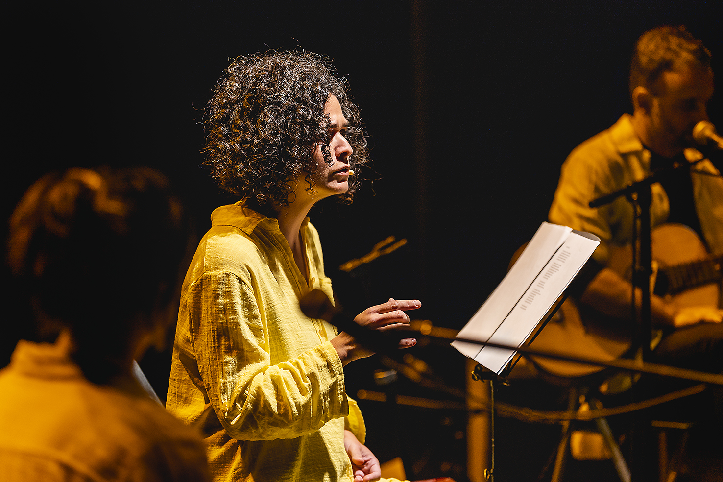 «Amb veu pròpia. Accions poètiques». Espectacle «L'argelaga del desig» amb Sònia Moya, Lu Rois i Santi Careta.