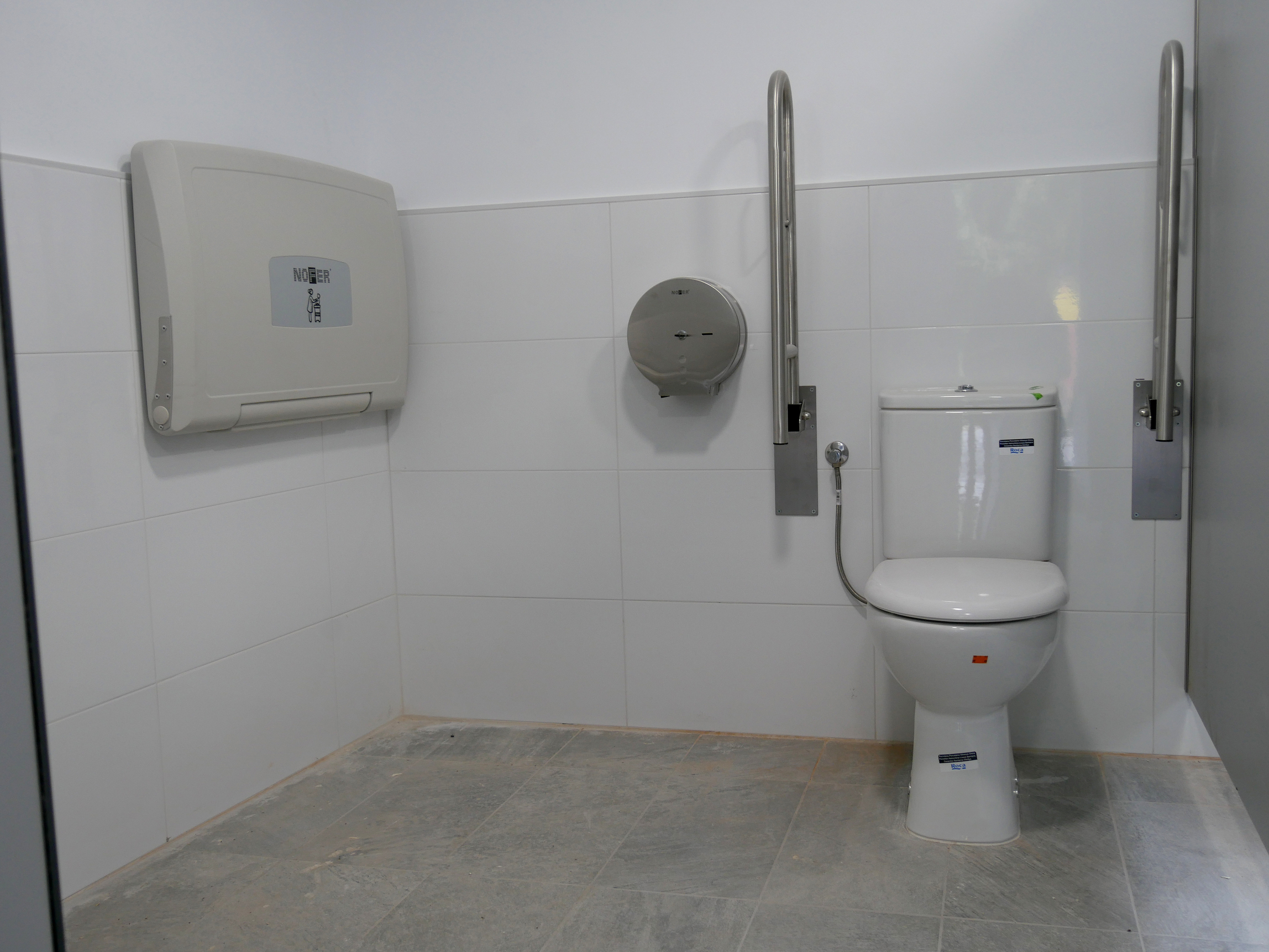 S'ha eliminat el lavabo de La Guingueta i s'ha traslladat a la casa d'entrada al recinte de la fàbrica de La Blava.