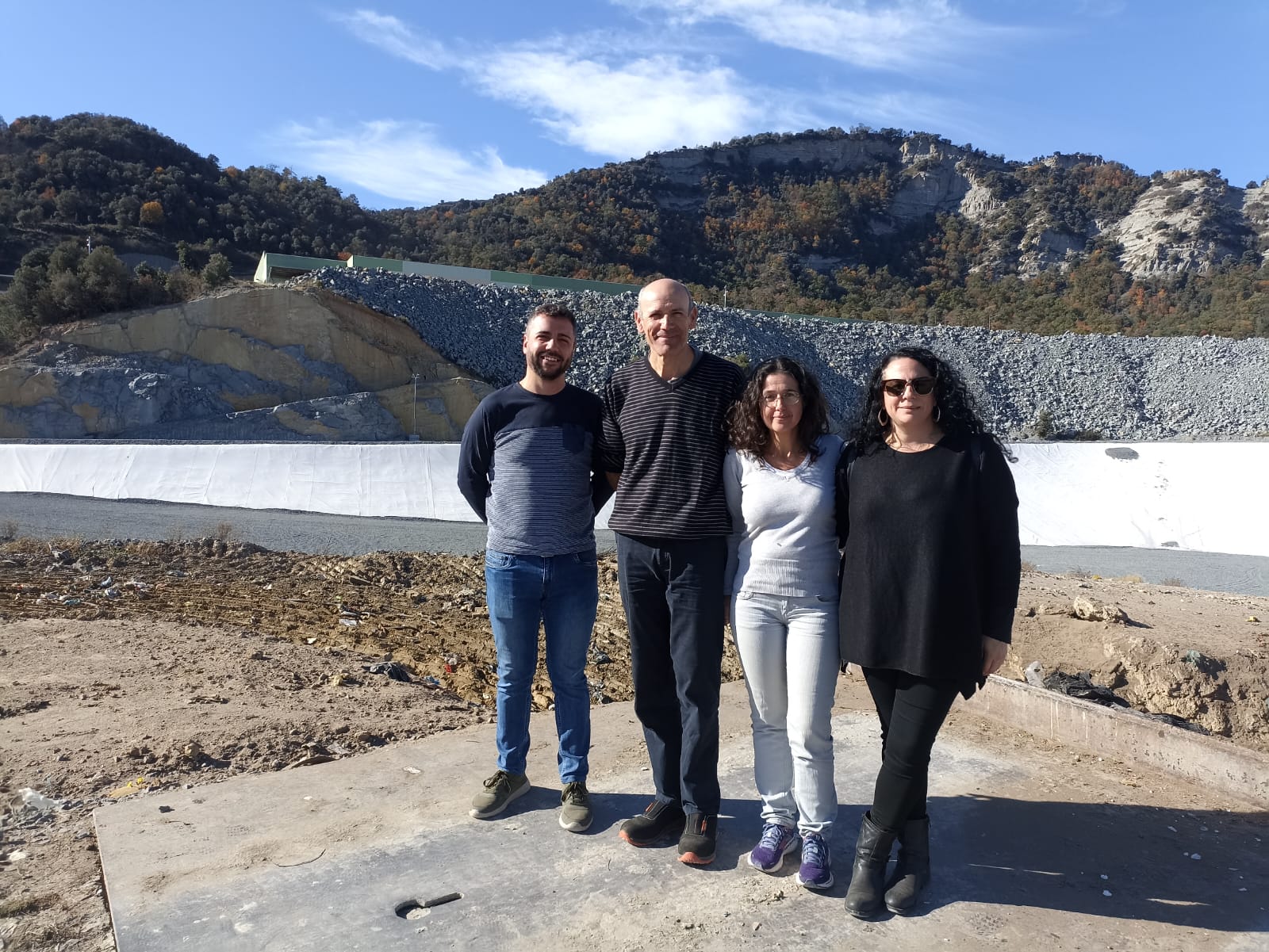 Visita de responsables municipals als centres on tracten els residus de Roda de Ter