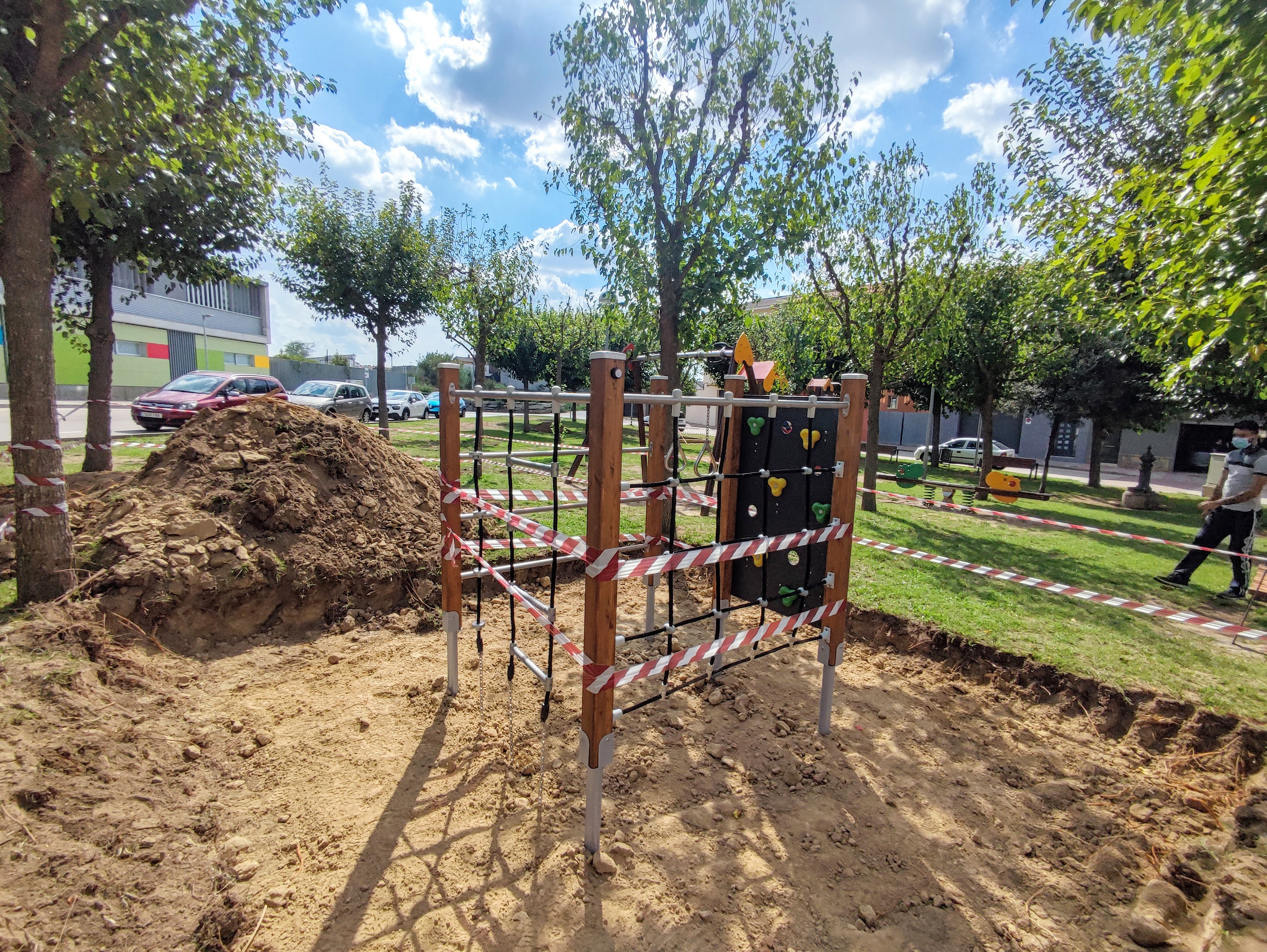 Roda de Ter fa actuacions de millora en 9 parcs infantils i en construeix un de nou al barri de l'Atalaia