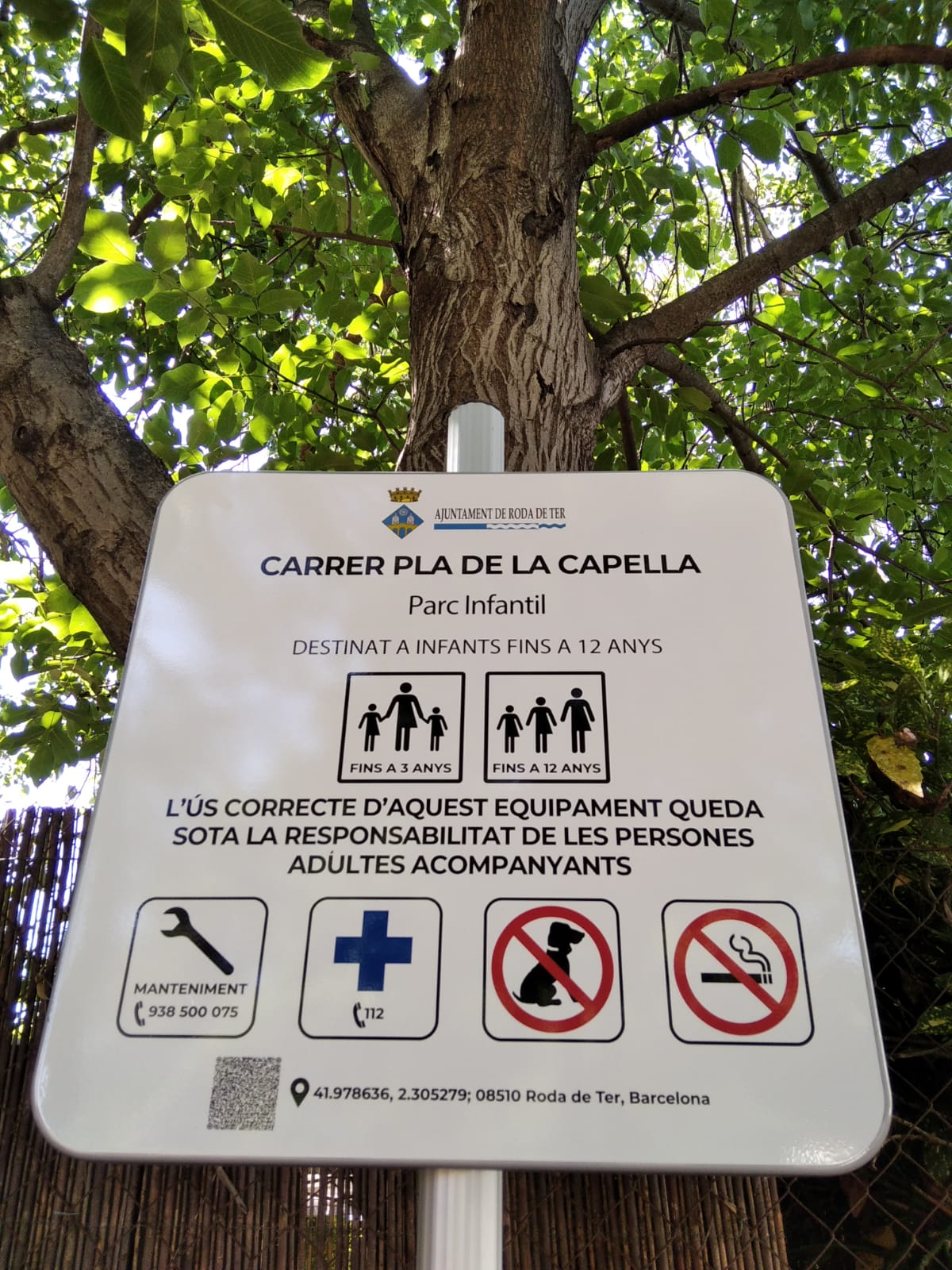 Aquest és el nou joc modular del parc infantil del carrer Pla de la Capella