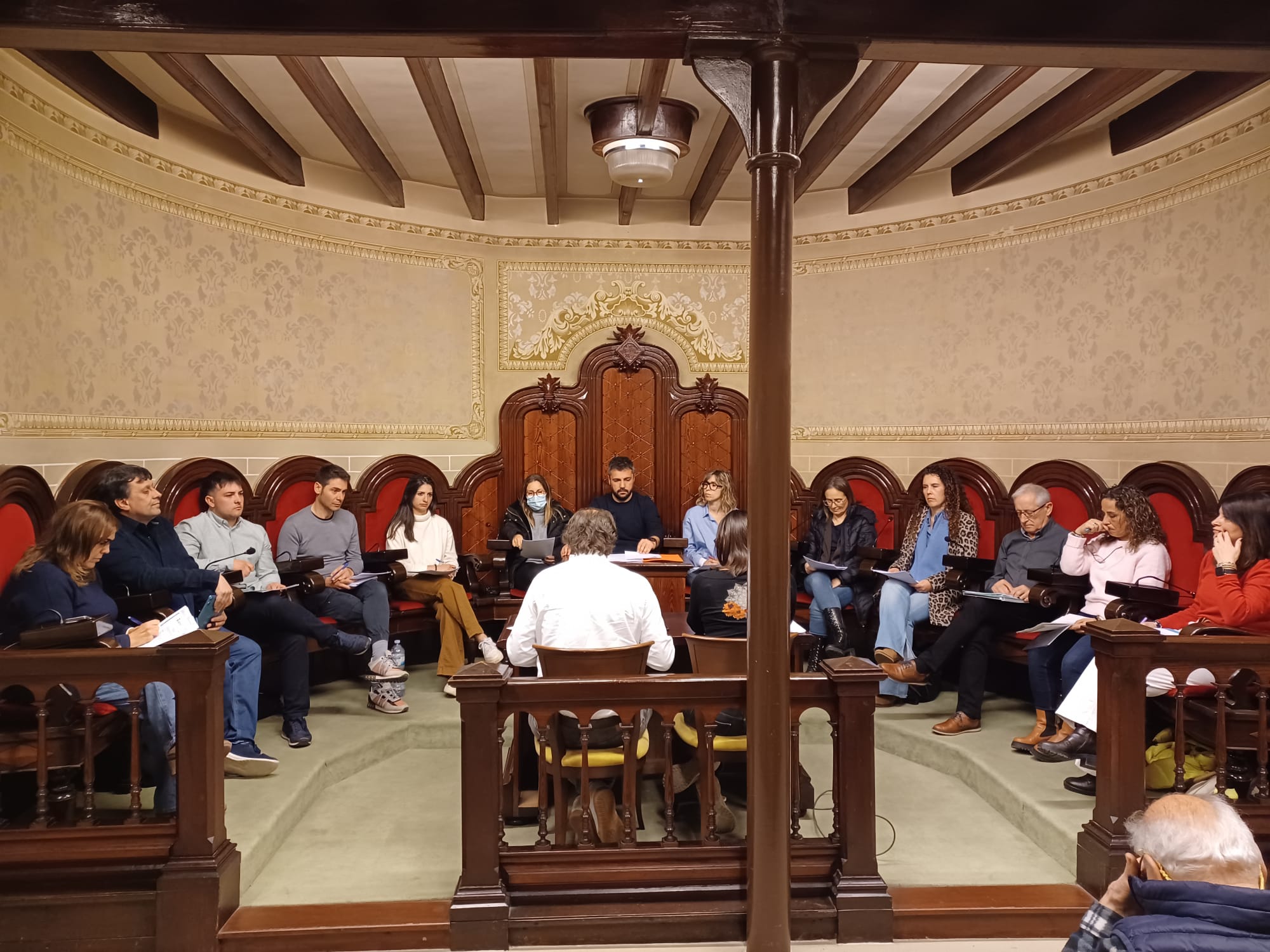 Roda de Ter aprova un conveni amb Trànsit perquè els vigilants municipals disposin d'eines per fer controls de velocitat o alcoholèmia 