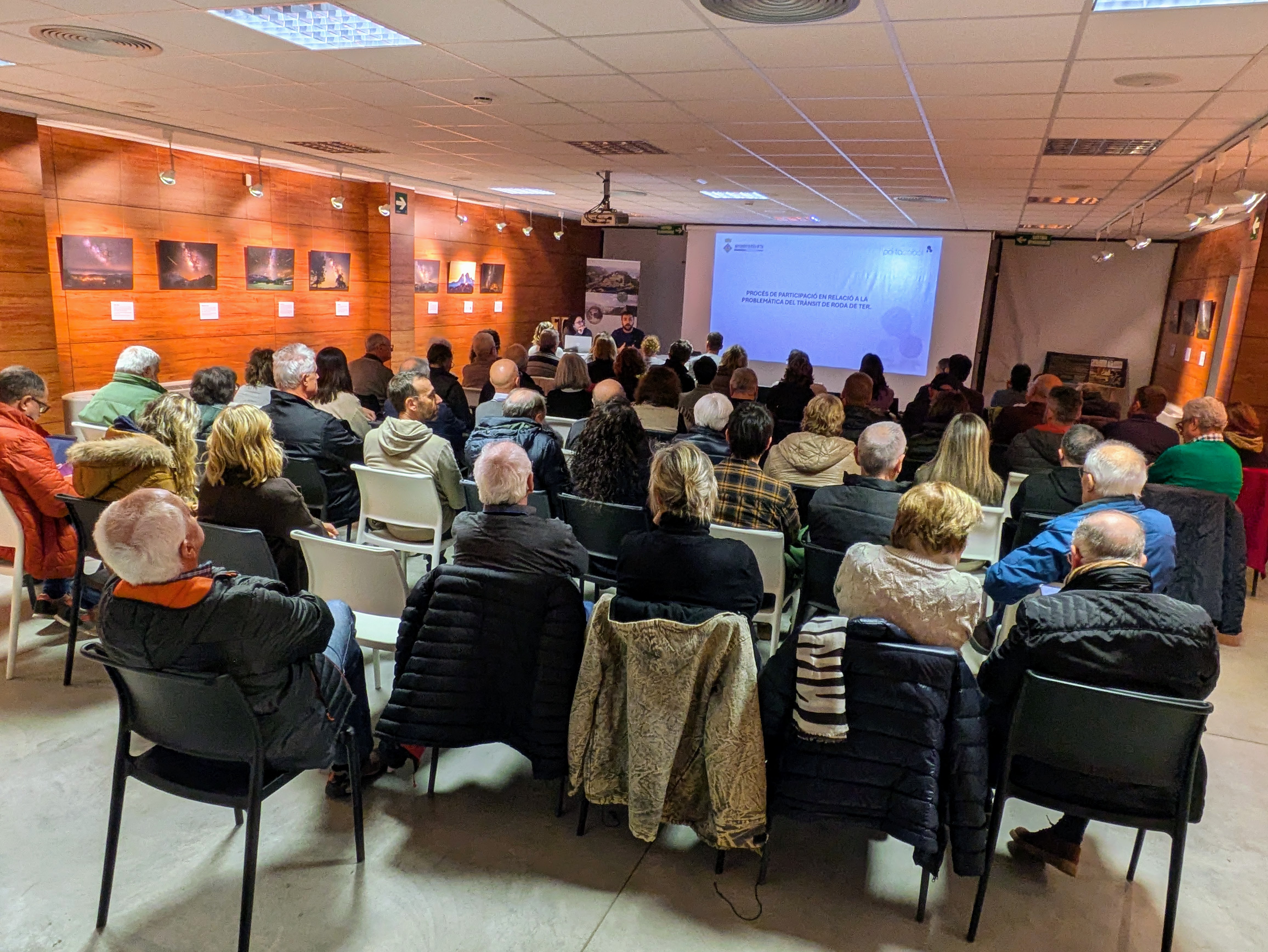 Roda de Ter impulsa un procés participatiu amb votació ciutadana per resoldre la problemàtica del trànsit 