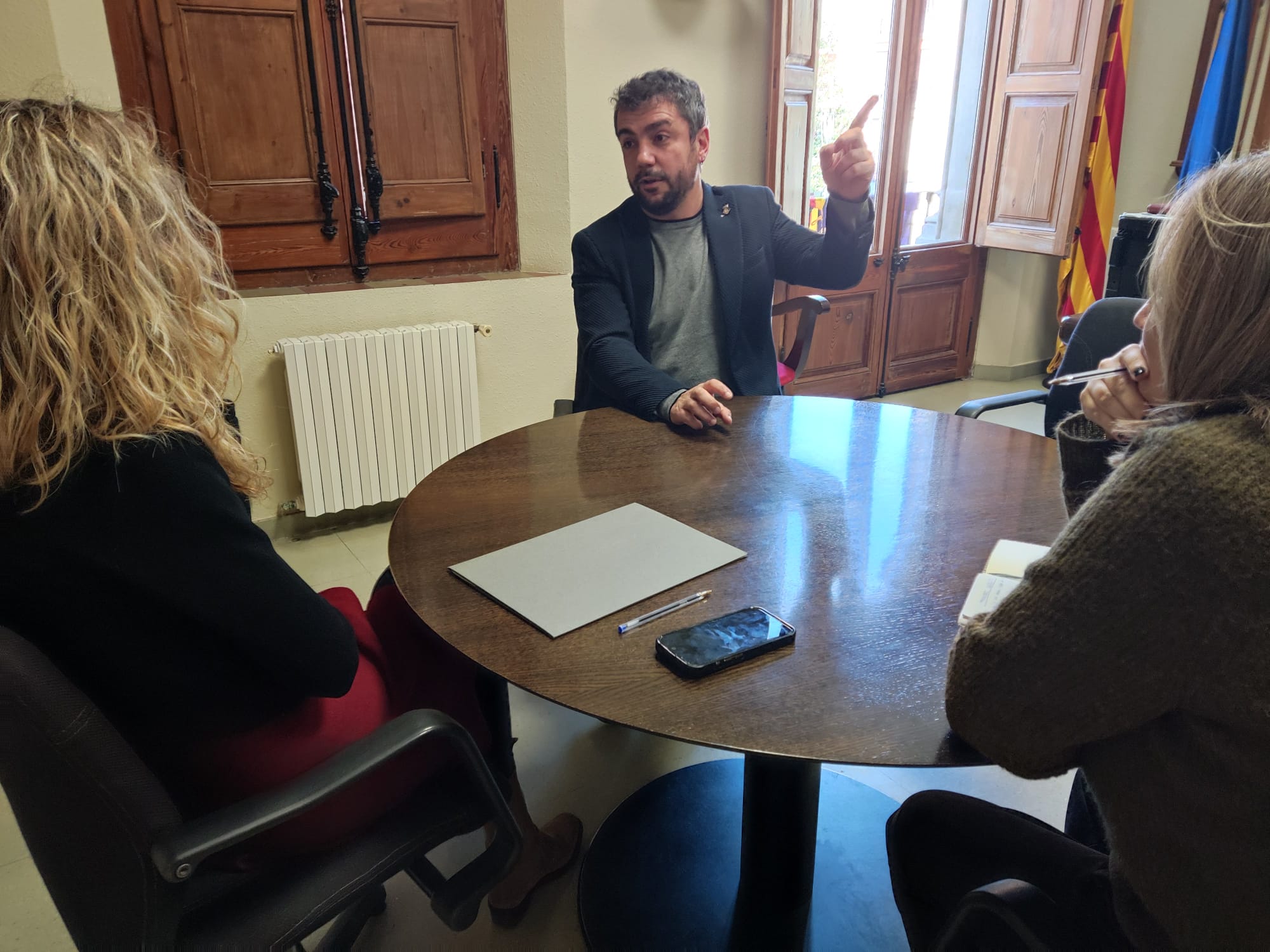 La delegada del Govern a la Catalunya Central, Elia Tortolero, visita l'Ajuntament de Roda de Ter
