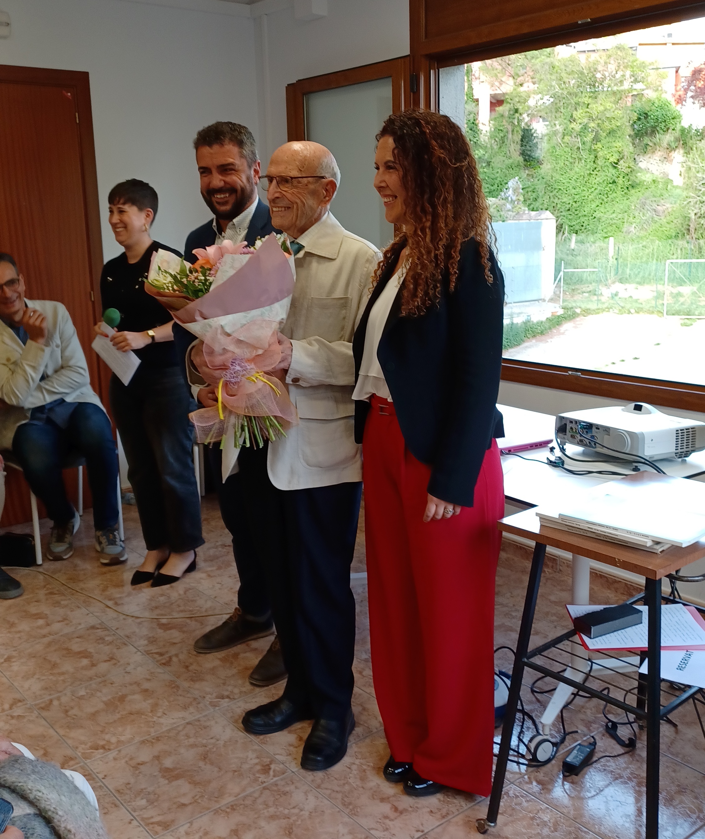 El rodenc Joan Sala rep la medalla centenària en un emotiu homenatge