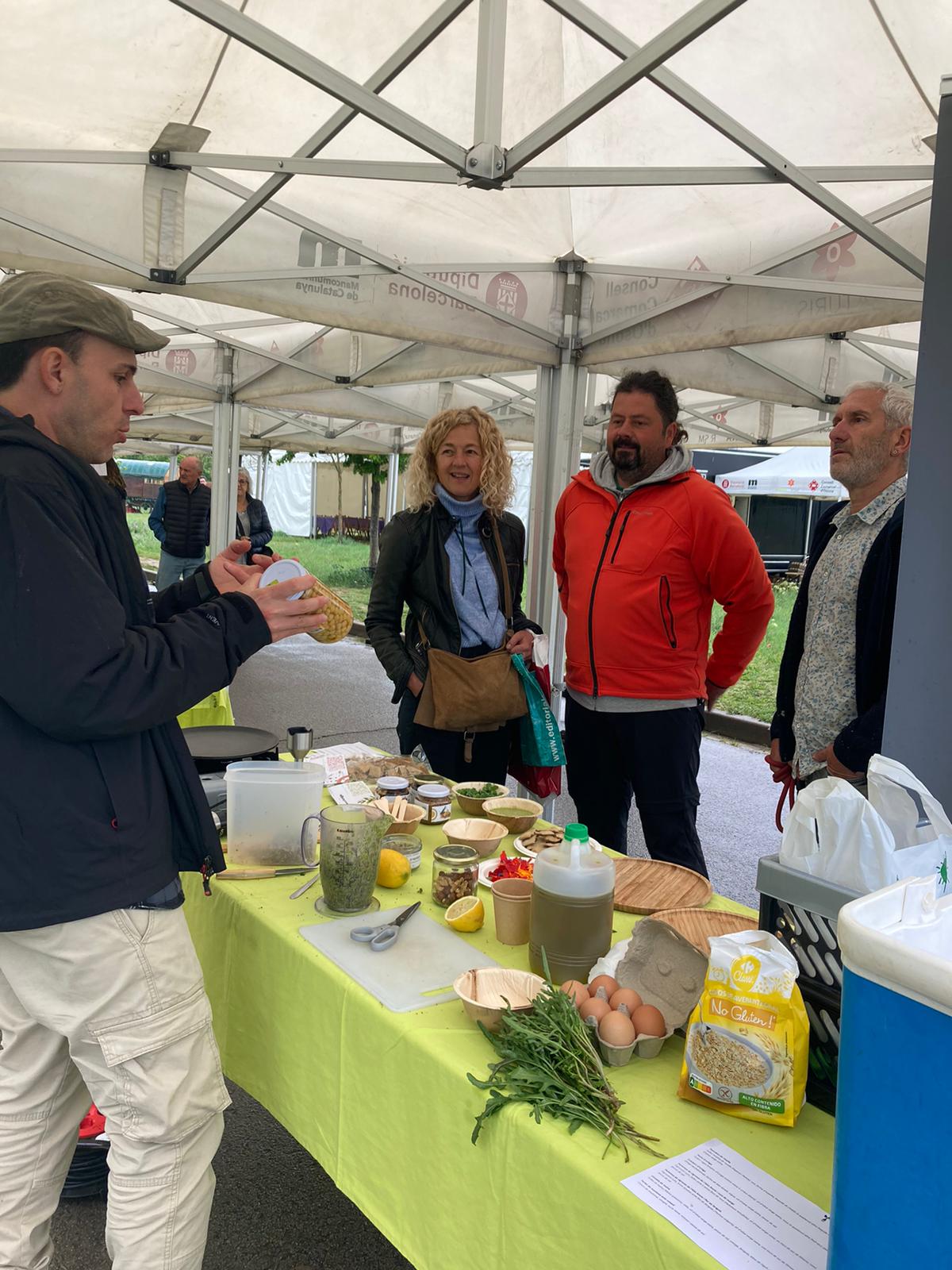 Participada 12a Fira de la Llavor que s'ha hagut adaptat a la pluja
