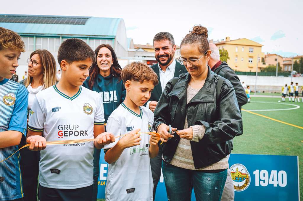 Inauguració de la nova gespa artificial del camp de futbol Inauguració de la nova gespa artificial del camp de futbol