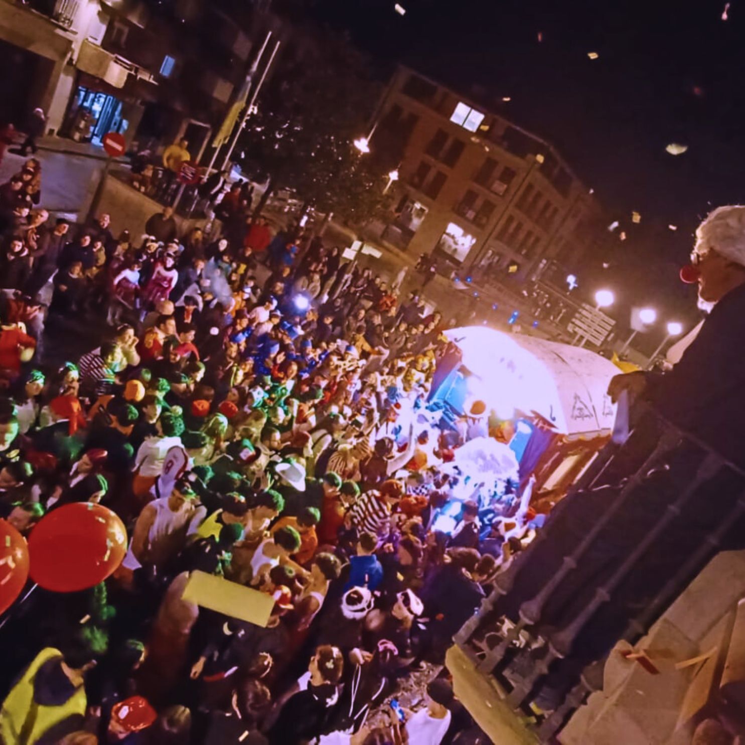 La pluja intermitent no frena un altre Carnaval de Roda de Ter molt participat