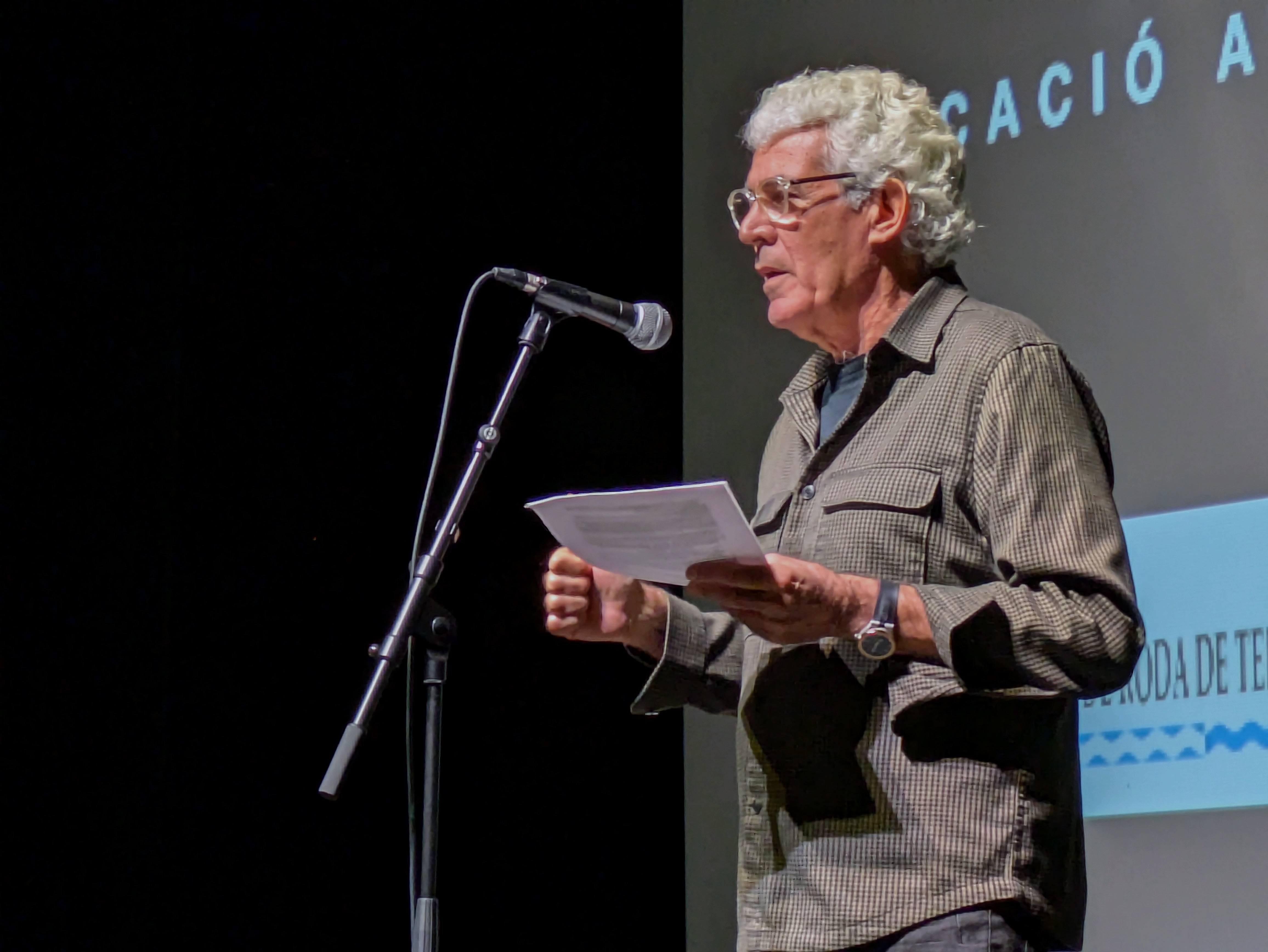 Conferència inaugural del curs escolar 2025-2026 sobre els reptes educatius i reconeixement a dues mestres que s'han jubilat