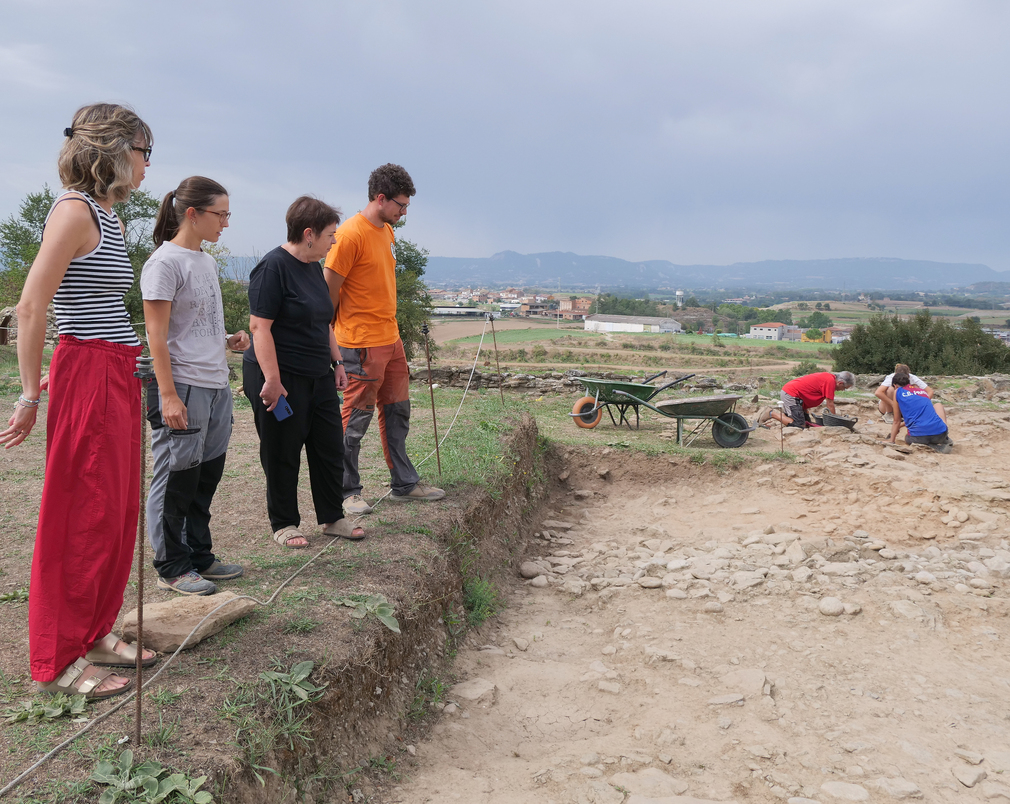 Roda de Ter tanca la 50a campanya d'excavacions a l'Esquerda per on han passat m&eacute;s de 500 arque&ograve;legs